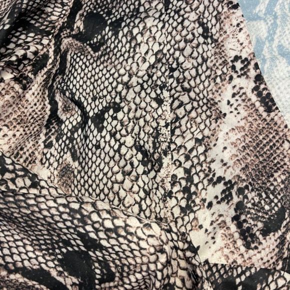 Cliche snakeskin blouse size M - Picture 4 of 10